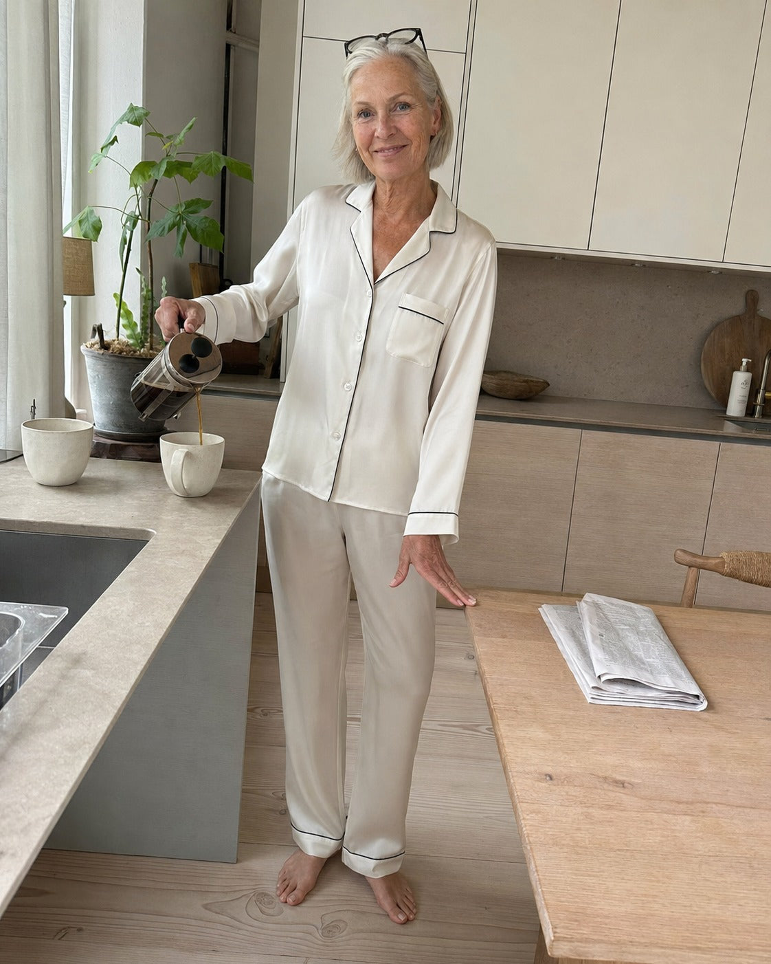 Pyjama-Set aus Seide mit Paspeln
