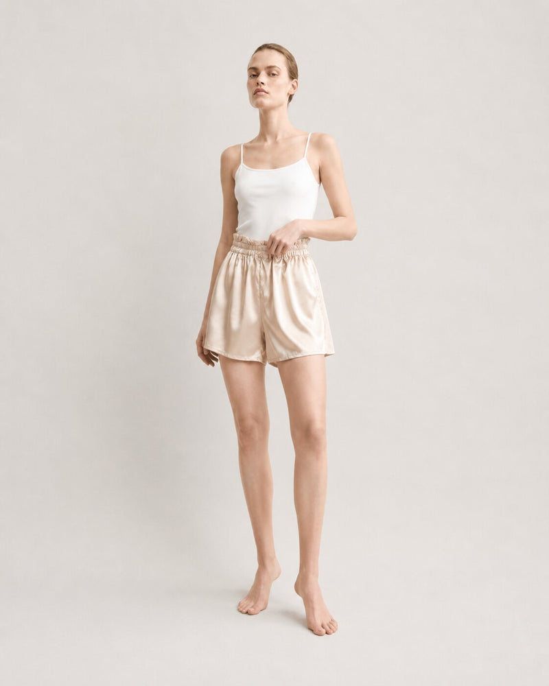 Shorts aus Seide mit Raffung